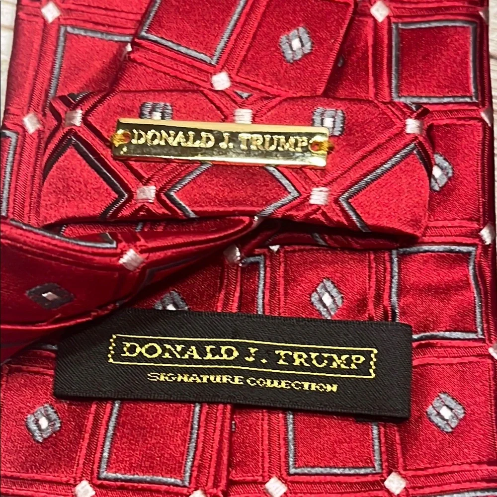 Donald J. Trump Signature Collection Tie Red White Blue Geometric Pattern Tie